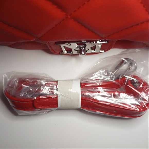 Badgley Mischka Clutch Bag w/ Pearl Handle Red NWT - Picture 5 of 10